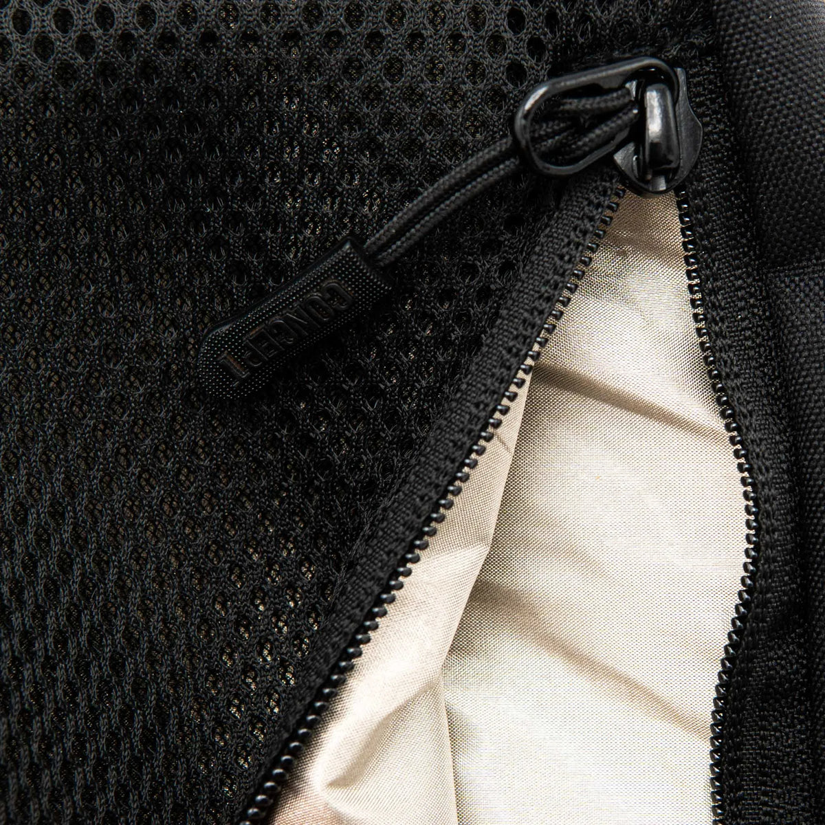 🔥😍Anti-Theft Everyday Sling Bag – Lightweight Crossbody Travel Pack