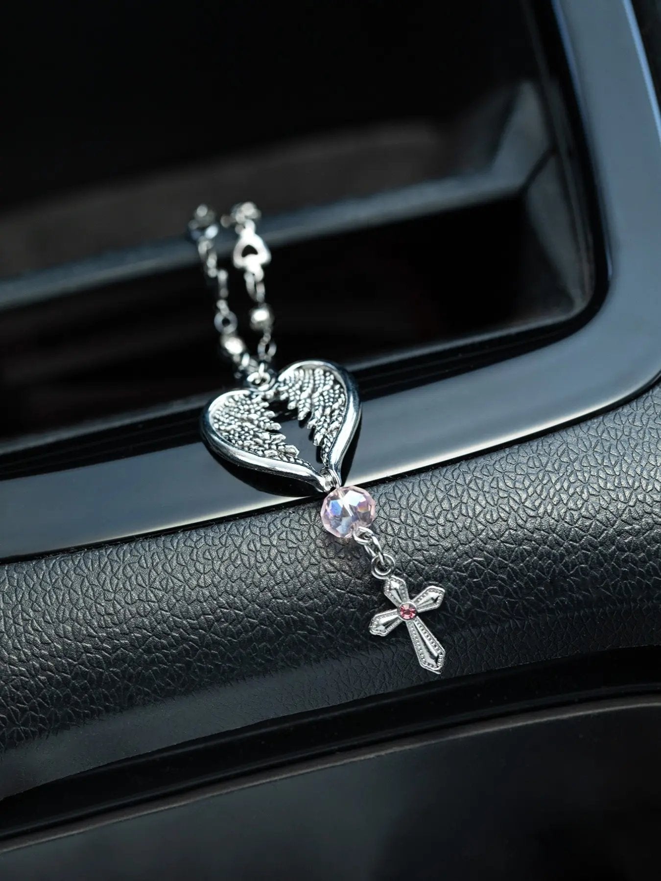 1pc Feather Cross Steering Wheel Hanging Chain – Stylish Metal Ornament for Car Interior Decoration